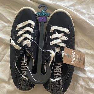 Women’s Black Shoes